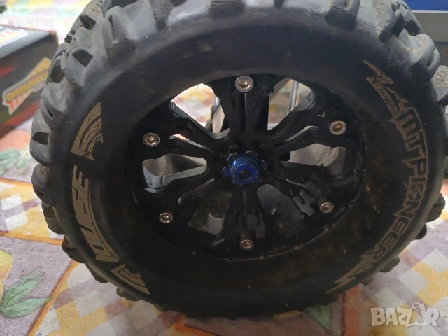 Traxxas E-revo 1/8 v1, снимка 4 - Коли, камиони, мотори, писти - 54897830