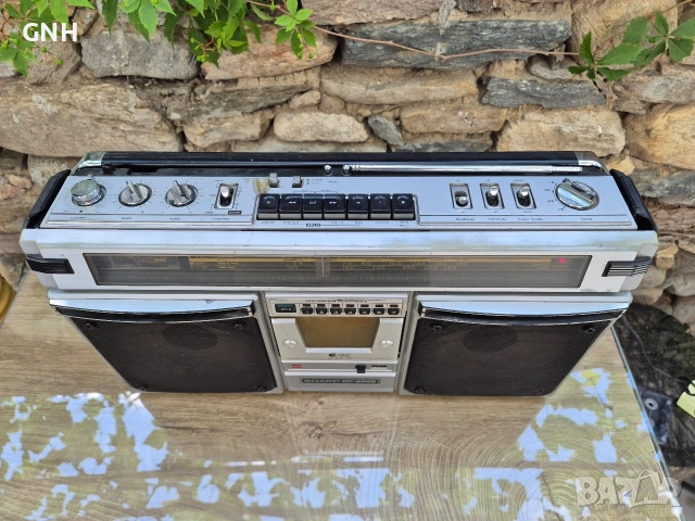 Радиокасетофон Sharp GF-8585H, снимка 2 - Радиокасетофони, транзистори - 55191754