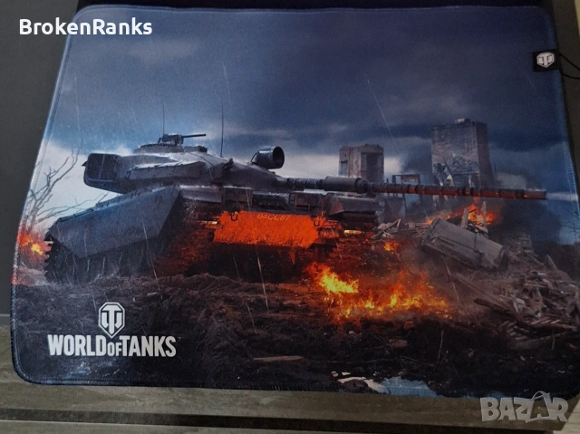 Продавам гейминг мишка Razer DEATHADDER ESSENTIAL и пад към нея WORD OF TANKS  