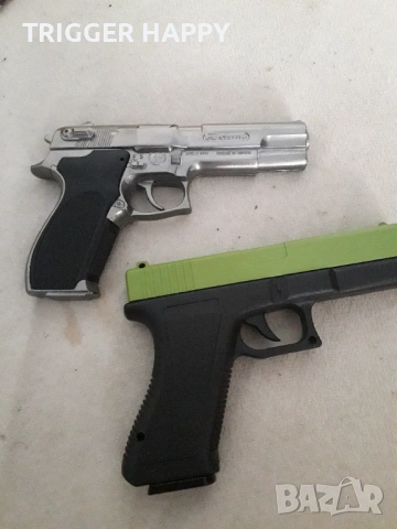2 пистолета на цената на един ! Airsoft Glock + Метален пистолет с капси., снимка 2 - Други - 54667184