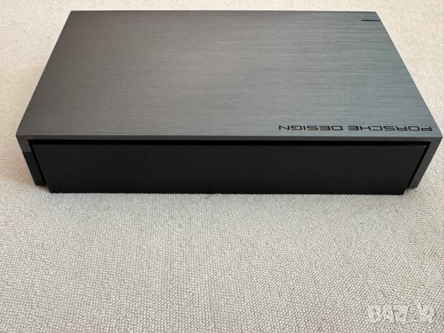 Външен хард диск LaCie Porsche Design P9230 4TB, снимка 7 - Твърди дискове - 54693262