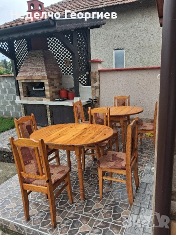 Продава маси и столове.