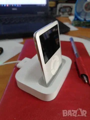 Докинг станция за iPod със зарядно и кабел
