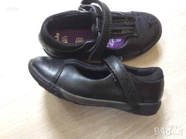 Черни мадамски обувки Clarks,естественна кожа., снимка 5 - Детски обувки - 54308473