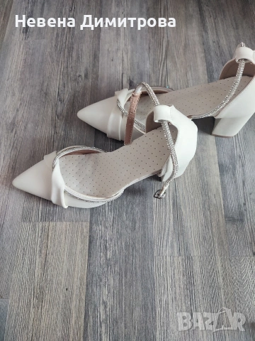 Бели сватбени обувки/ сандали с дебел ток размер 39-40, снимка 3 - Сандали - 54213872