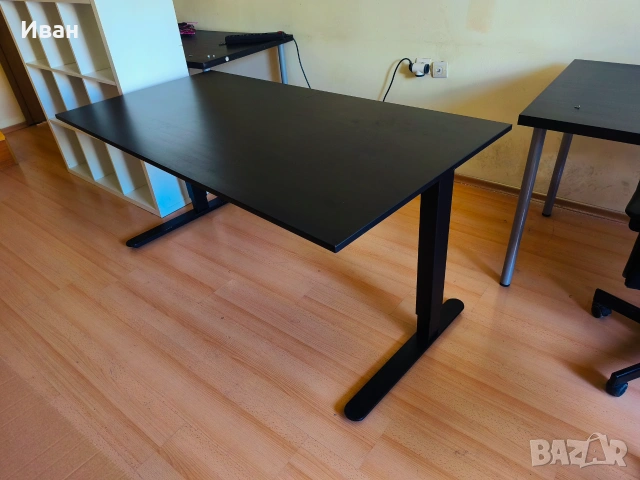 Регулируемо бюро от JYSK с размери 160 х 80 см