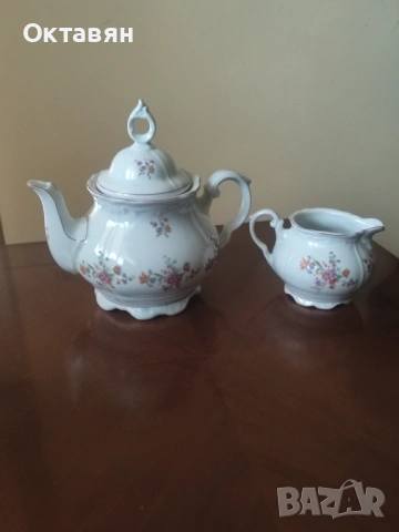 Порцеланов чайник