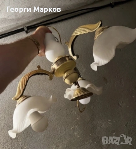 Полилей с три абажура и енергоспестяващи крушки (2 бр), 7 евро