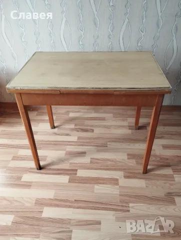 Маса кухненска разтегателна