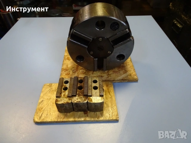 Клинозатегателен патронник КП-200 2500min-1