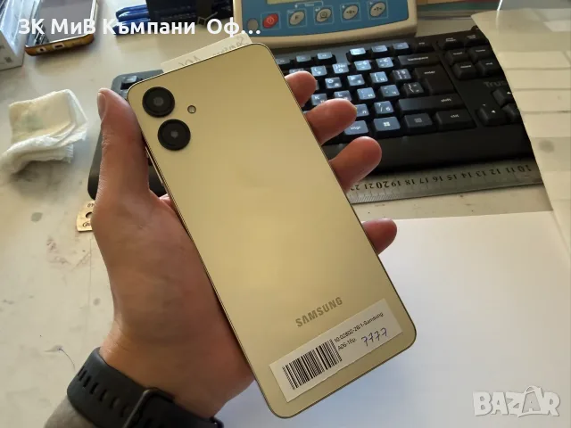 Мобилен телефон Samsung Galaxy a06, снимка 2 - Samsung - 55537097