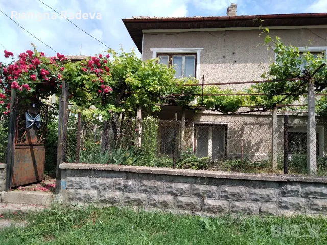 Продавам къща в Попово 