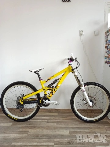 26" Downhill/Freeride SCOTT Voltage FR10, Мекица