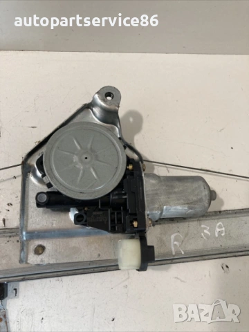 Стъклоповдигач с мотор за задна дясна врата за Mitsubishi Grandis MR989947 / 062040-2220, снимка 2 - Части - 54751624