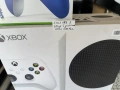Конзола X-BOX ONE S 512GB с 2 джойстика, снимка 1