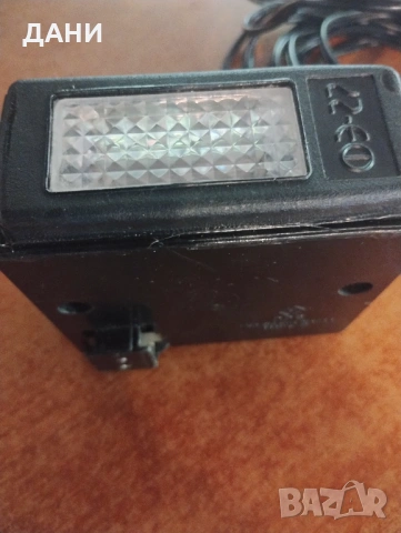 Продава светкавица за фотоапарат DDR, снимка 5 - Светкавици, студийно осветление - 54650467