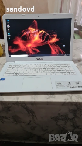 Хубав лаптоп ASUS R417N цена 70 евро