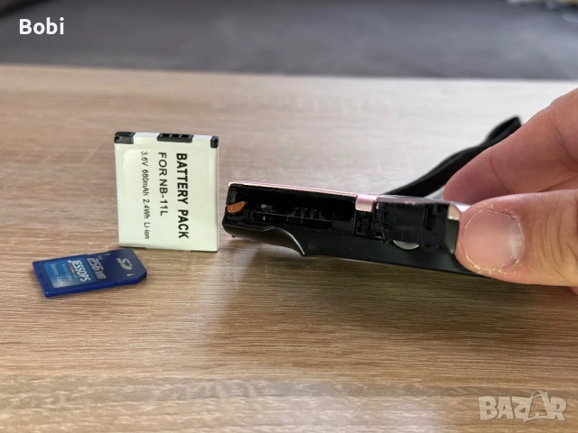 Canon PowerShot A2400 IS, снимка 4 - Фотоапарати - 54226061