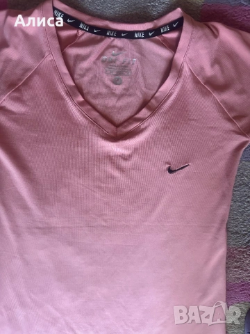 Дамска тениска Nike, размер М, снимка 2 - Тениски - 54908618