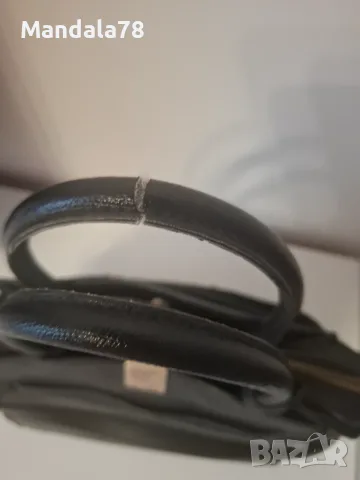 Продавам дамска чанта Guess zadie logo., снимка 2 - Чанти - 55606402