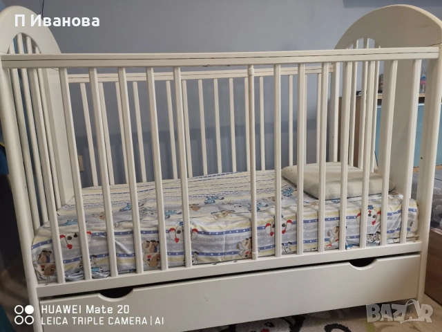 Трансформираща се дървена бебешка кошара 60х120 с матрак и обиколници – Отлично състояние