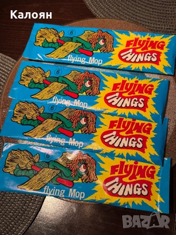 Винтидж самолетче, летящ моп