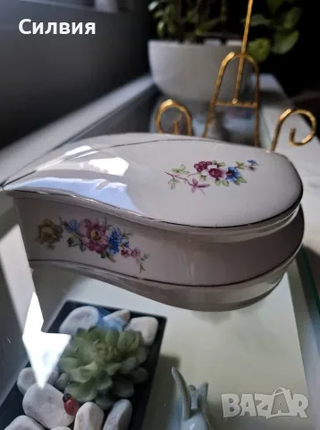 Порцеланова кутия, снимка 2 - Декорация за дома - 55334414
