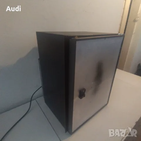 Амонячен хладилник тип мини бар. ELECTROLUX  minibar   Обем 30 ЛИТРА / работещ на 230V, снимка 4 - Хладилници - 55607220