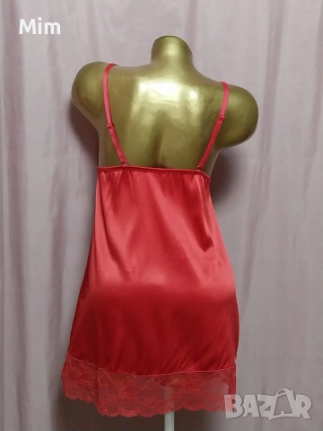 S Червена нощница от еластичен сатен и дантела , снимка 5 - Нощници - 53968440