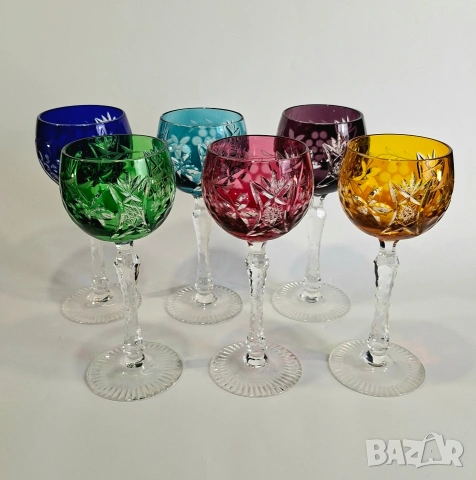Комплект от 6 броя цветни кристални чаши с гравирана декорация