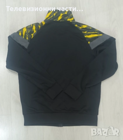Оригинално футболно горнище на Борусия Дортмунд Puma 758587-01, размер мъжки М, снимка 3 - Спортни дрехи, екипи - 54540707