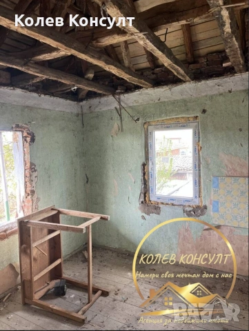 продавам двуетажна къща в село Факия, снимка 4 - Къщи - 55000428