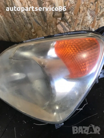 Преден ляв фар HELLA за Honda CR-V (2003) , снимка 3 - Части - 54440664