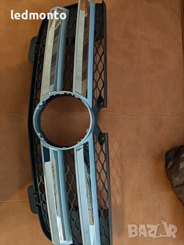 Предна Централна Решетка Mercedes GL X164 (2007-2009), снимка 6 - Части - 55179266