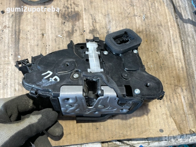 Заключващ Механизъм Брава Предна Дясна Врата 10B837016 Volkswagen ID.3 E11 pro  , снимка 2 - Части - 54045758