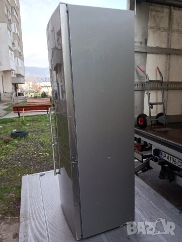 Огромен XXL комбиниран хладилник с фризер Сименс Siemens No Frost A+++ 2 години гаранция!, снимка 10 - Хладилници - 54241751