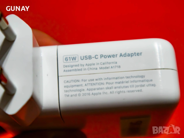 Apple 61W A1778 Оригинално Зарядно Адаптер и USB-C към MagSafe 3 Кабел за MacBook, снимка 2 - Части за лаптопи - 54988718