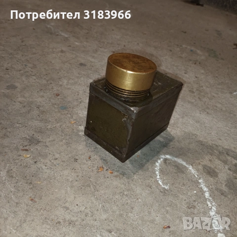 метални кутии от немски автомобил  побират по 1 литър. , снимка 10 - Аксесоари и консумативи - 54486586