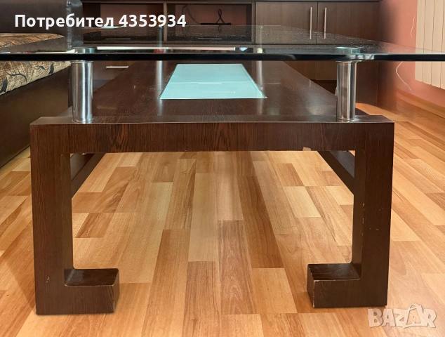 Холна маса от закалено стъкло и дърво
