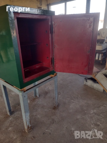 Метална каса, снимка 7 - Сейфове и каси - 54258802