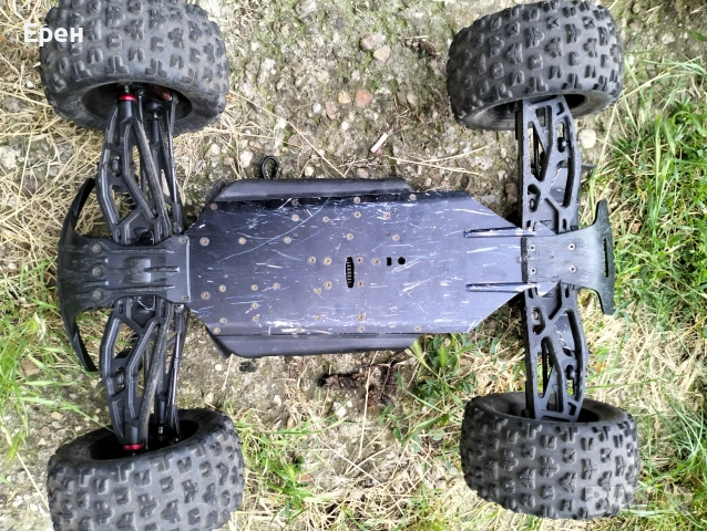 СПЕШНО! Arrma Kraton 6S V5 BLX – Много запазен, с безчетков Savox и сериозен тунинг, снимка 7 - Друга електроника - 54982333