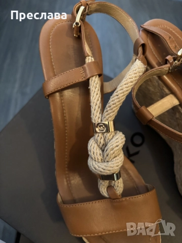 Michael Kors сандали на платформа – №38, снимка 2 - Сандали - 55184162