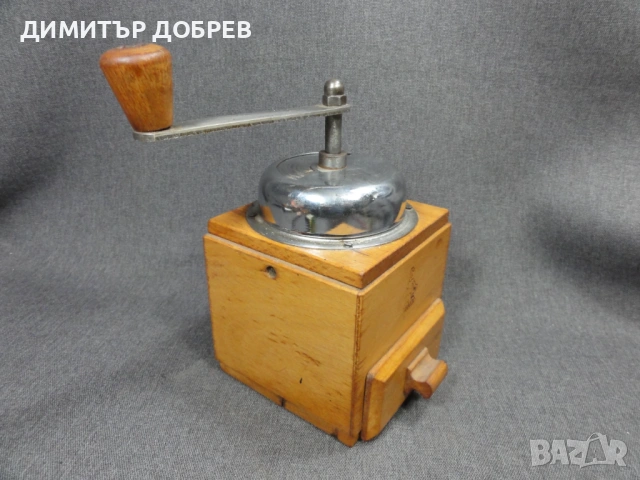 СТАРА РЕТРО ДЪРВЕНА МЕЛНИЦА ЗА КАФЕ РЪЧНА КАФЕМЕЛАЧКА, снимка 3 - Антикварни и старинни предмети - 54712657