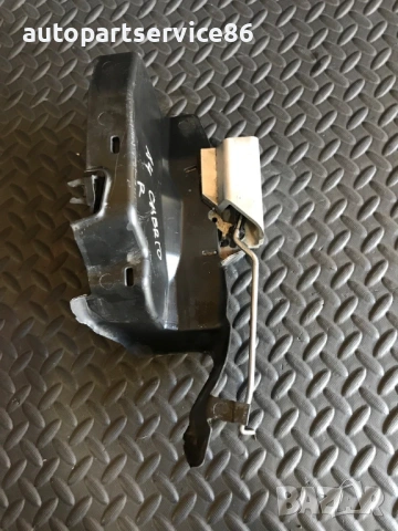 Механизъм за заключване на дясна врата за Audi A4 B6 Кабриолет (2003) 8H0837350, снимка 3 - Части - 54725327