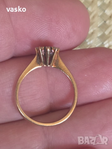 Злато+брилянтчета+изумруд 2.9грама, снимка 3 - Пръстени - 54087519