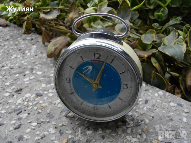 СТАР КОЛЕКЦИОНЕРСКИ КИТАЙСКИ БУДИЛНИК СПЪТНИК