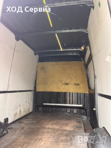 Товарен бус Hyundai H350, снимка 18 - Бусове и автобуси - 54944054