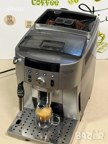 Кафемашина кафе автомат delonghi magnifica smart с гаранция, снимка 2 - Кафемашини - 54734226