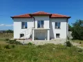 Двуетажна обновена къща с двор и допълнителна постройка в с.Цар Асен от собственик, снимка 1