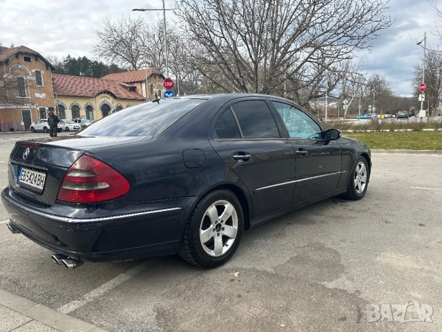 Mercedes w211 E270 CDI Ръчка, снимка 8 - Автомобили и джипове - 54623568
